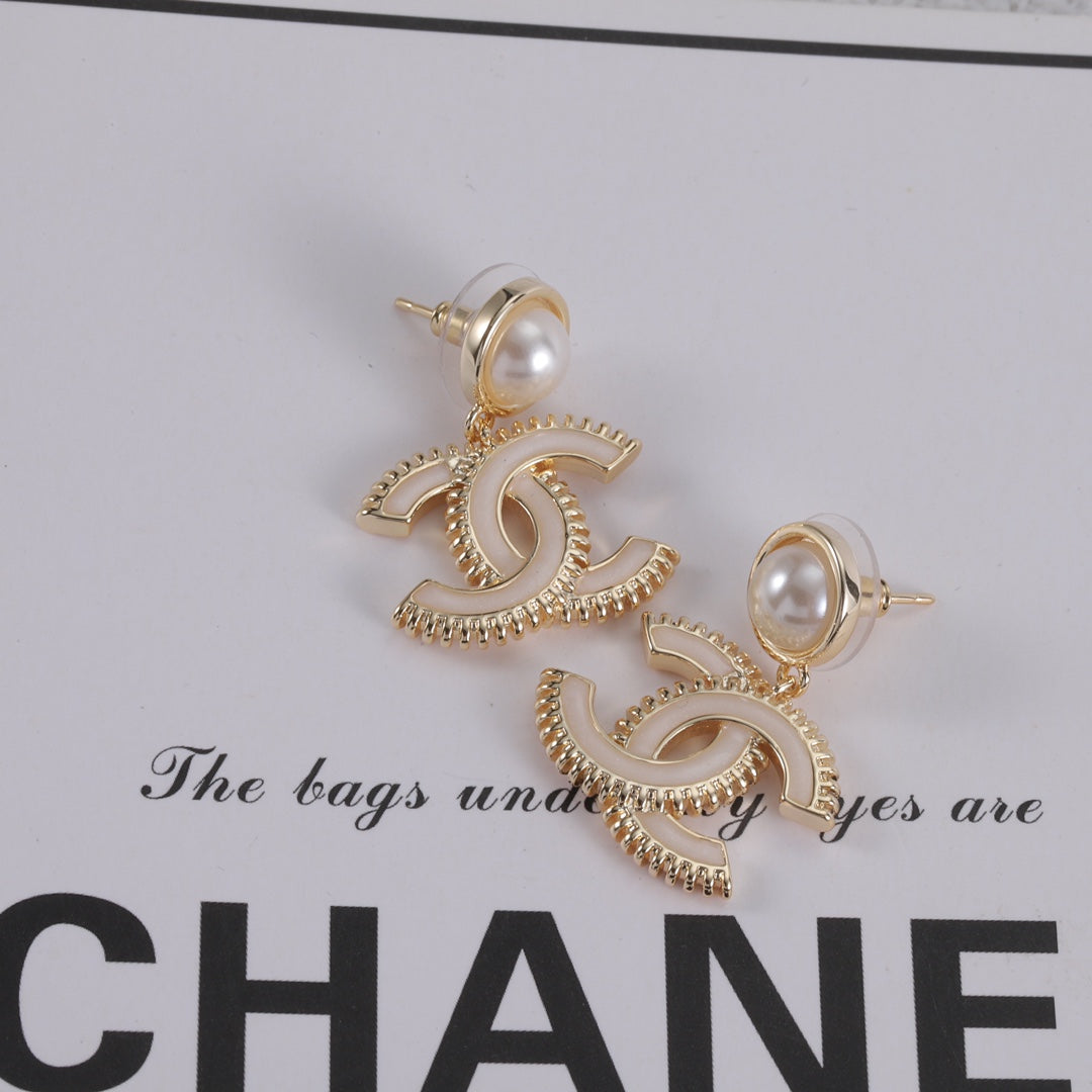 14C785EDE Stylish Earrings