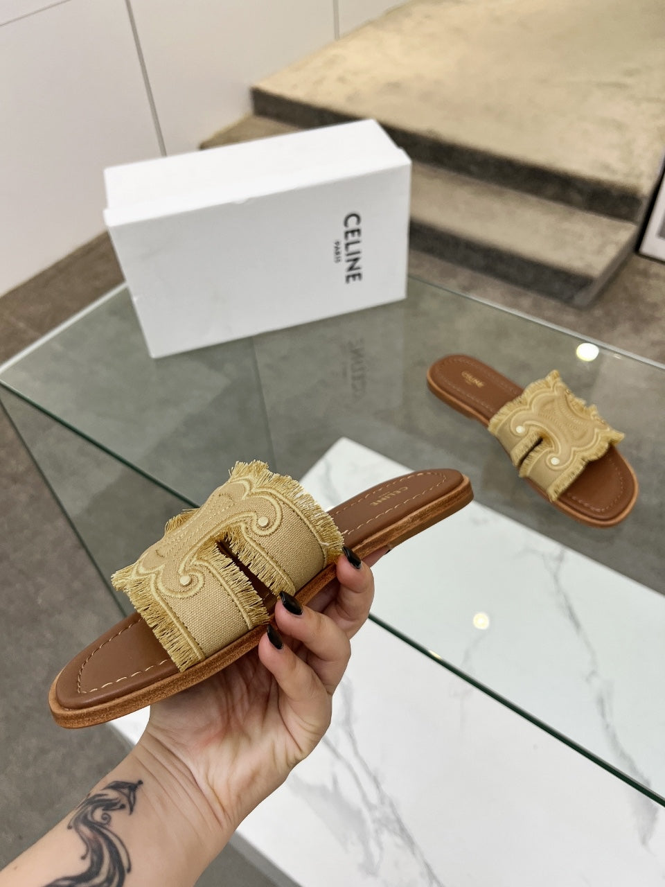 255QA25ZDE Stylish leather shoes