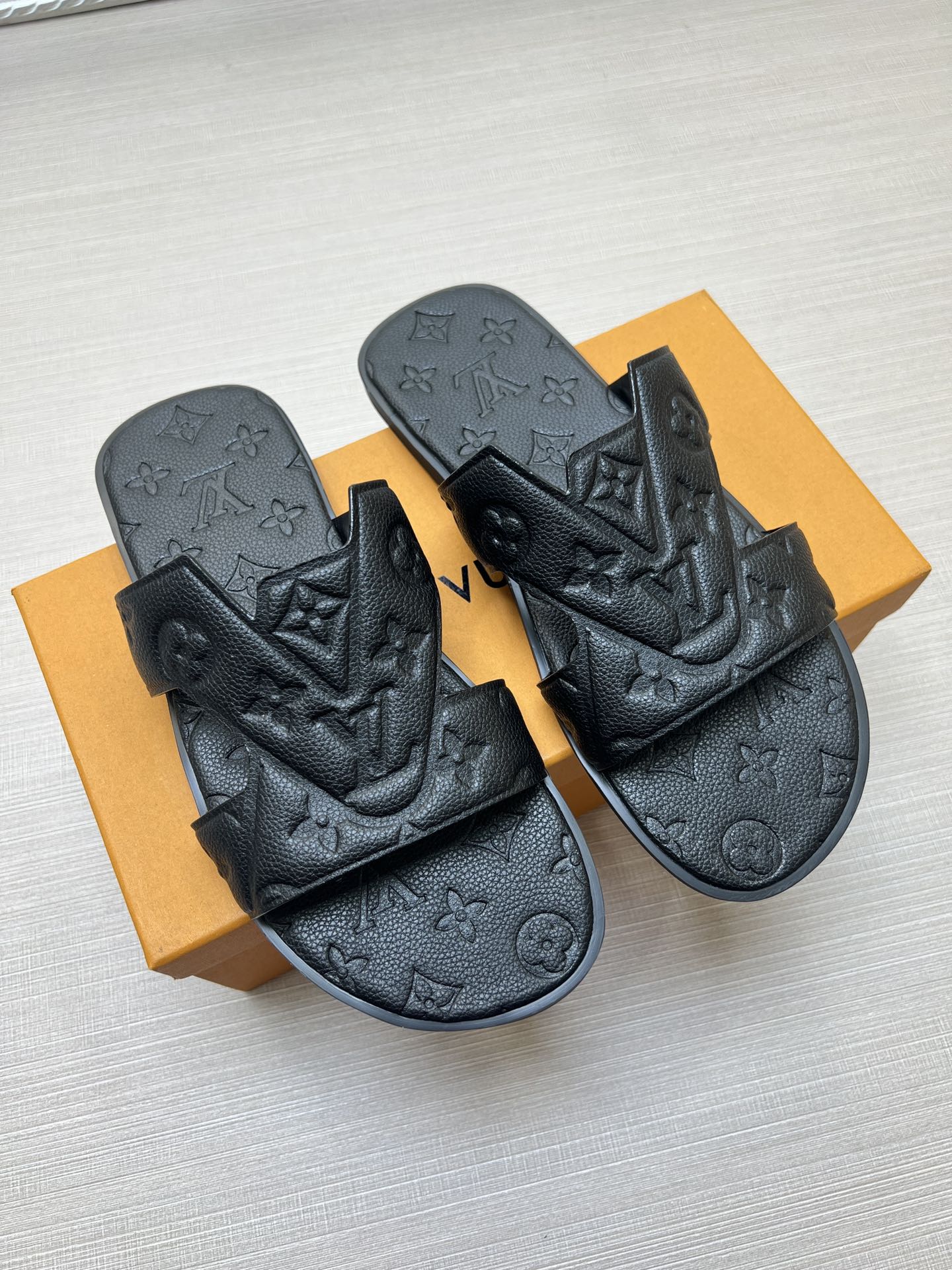 54E34ZDE Stylish slippers