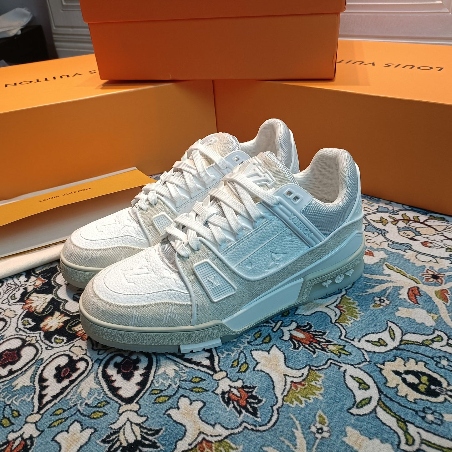 1XE23ZDE Stylish Sneakers