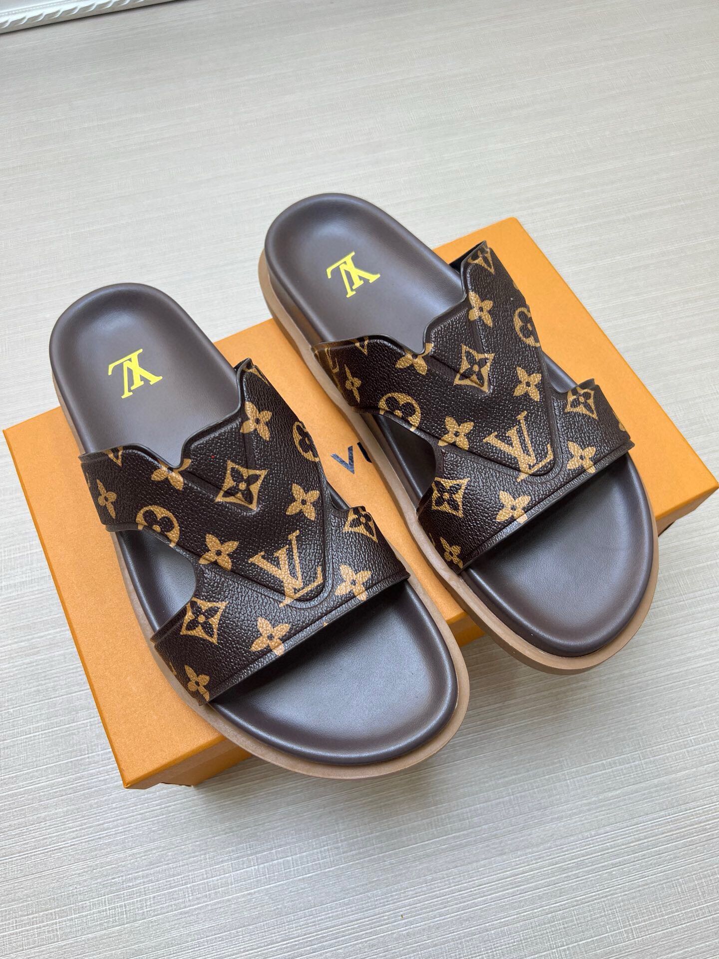 5LE228ZDE Stylish Slippers