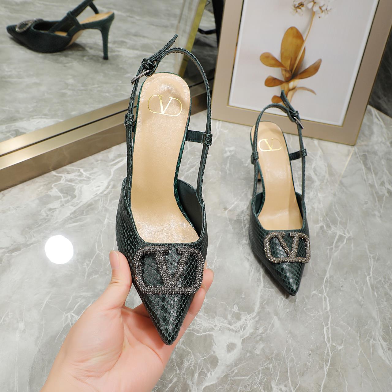 245RVL20ZDE Stylish leather High heels