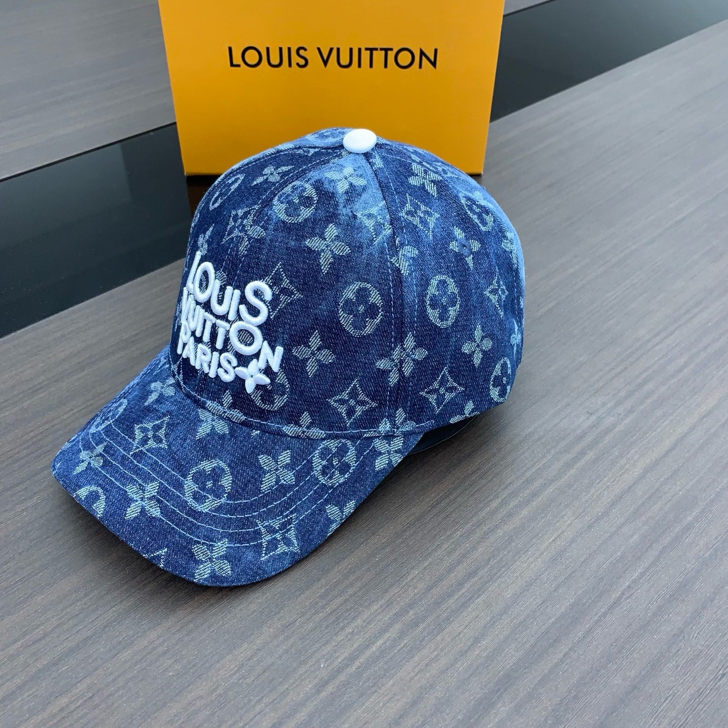 125ZE516MDE Stylish hats