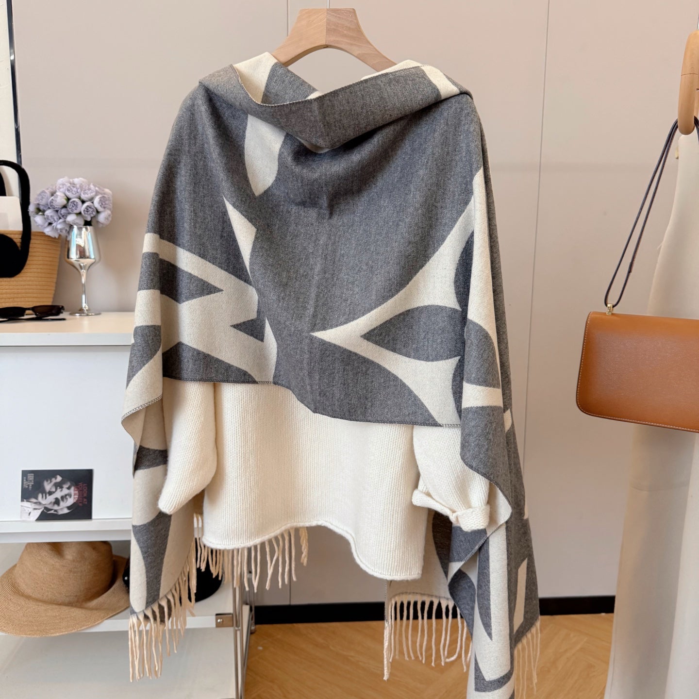 185ZE66WDE Stylish Winter Scarves