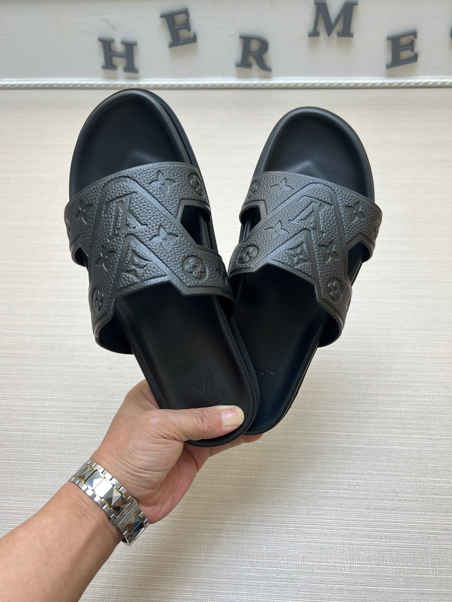 54E68ZDE Stylish slippers