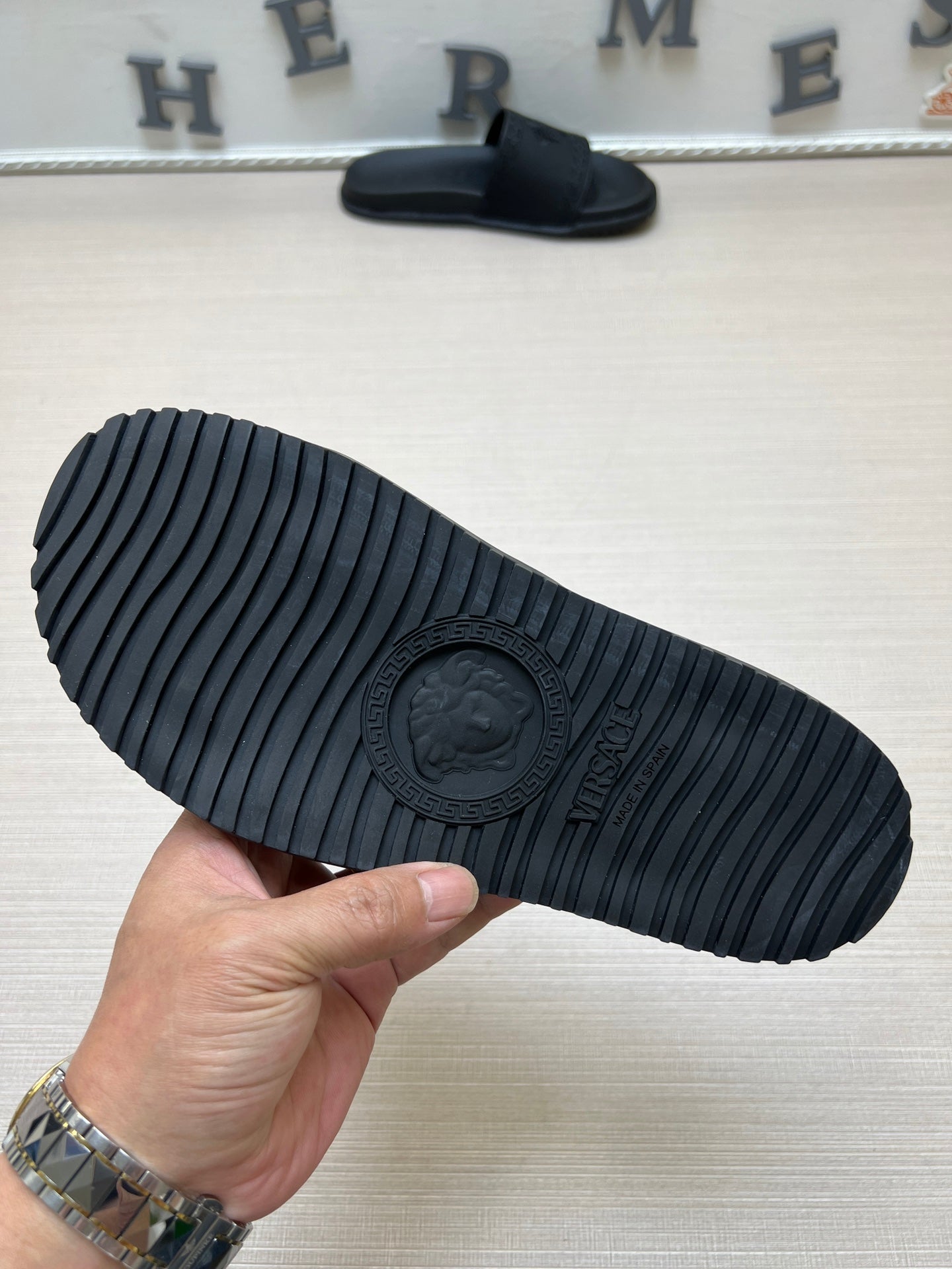 54V53ZDE Stylish slippers