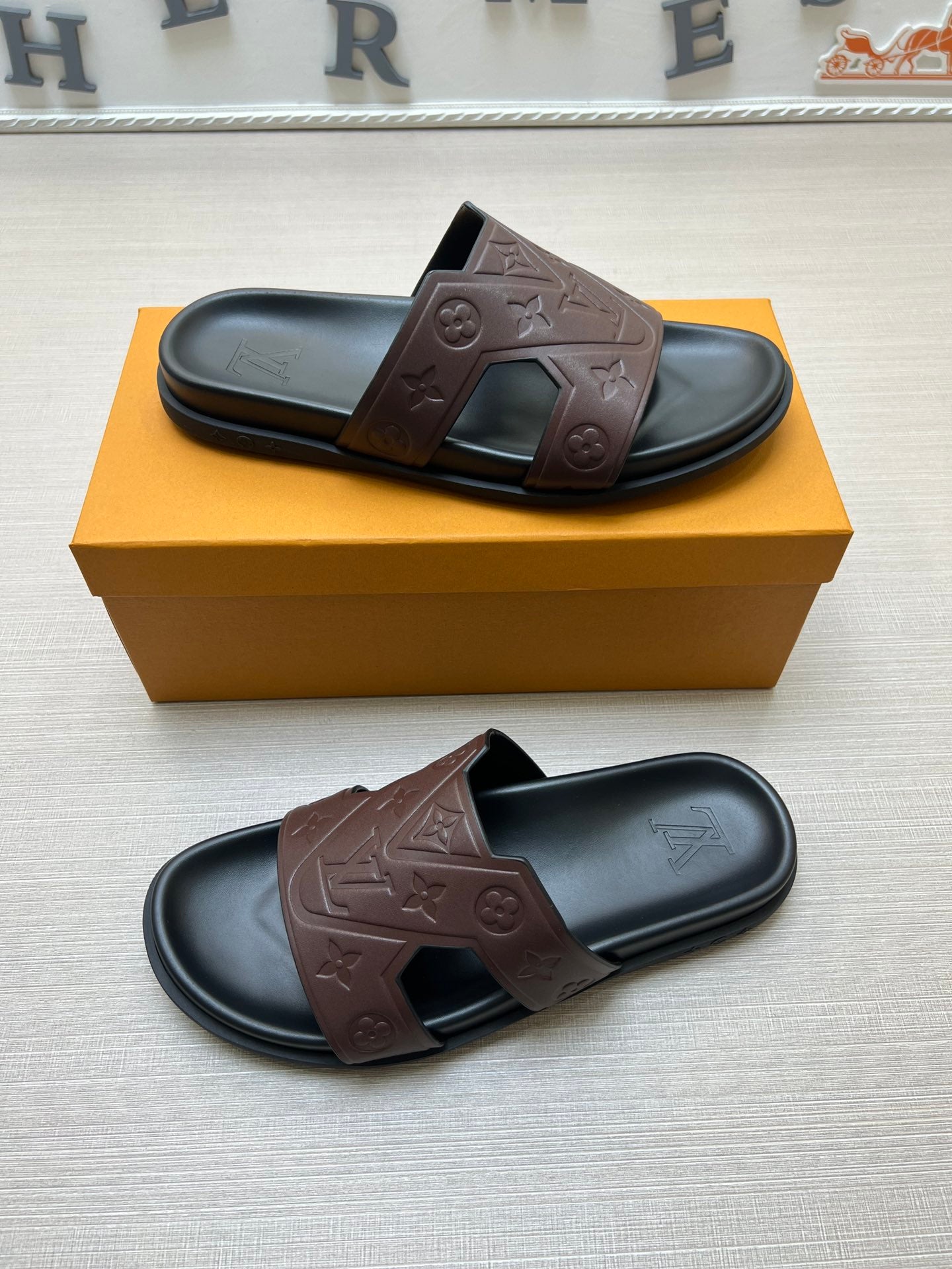54E66ZDE Stylish slippers