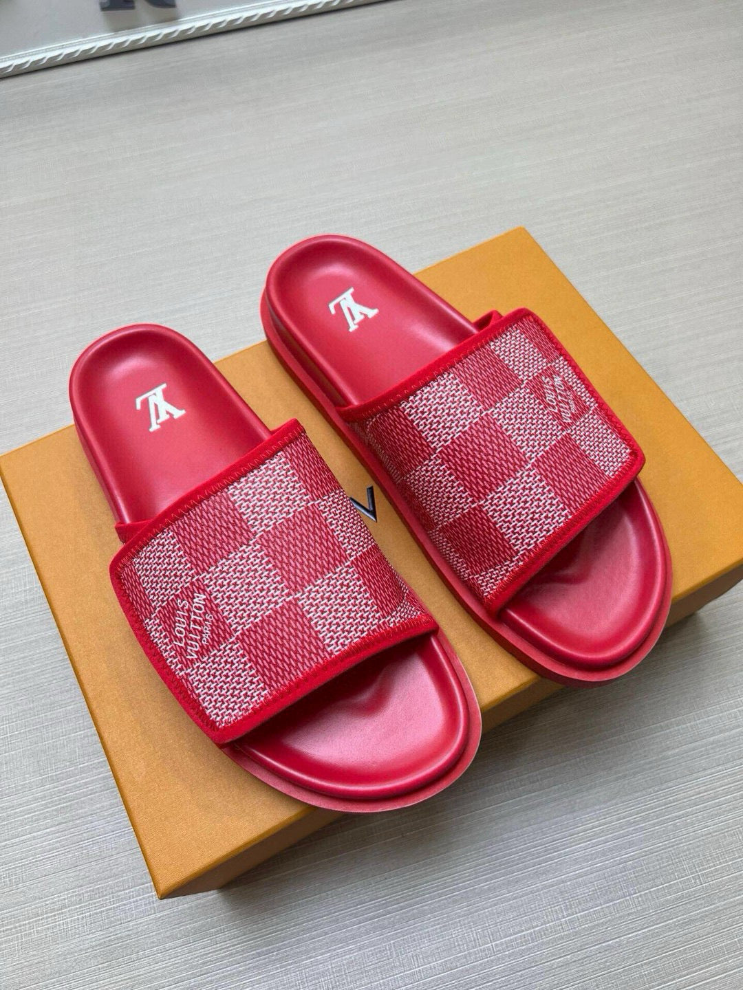 5QE3ZDE Stylish Slippers