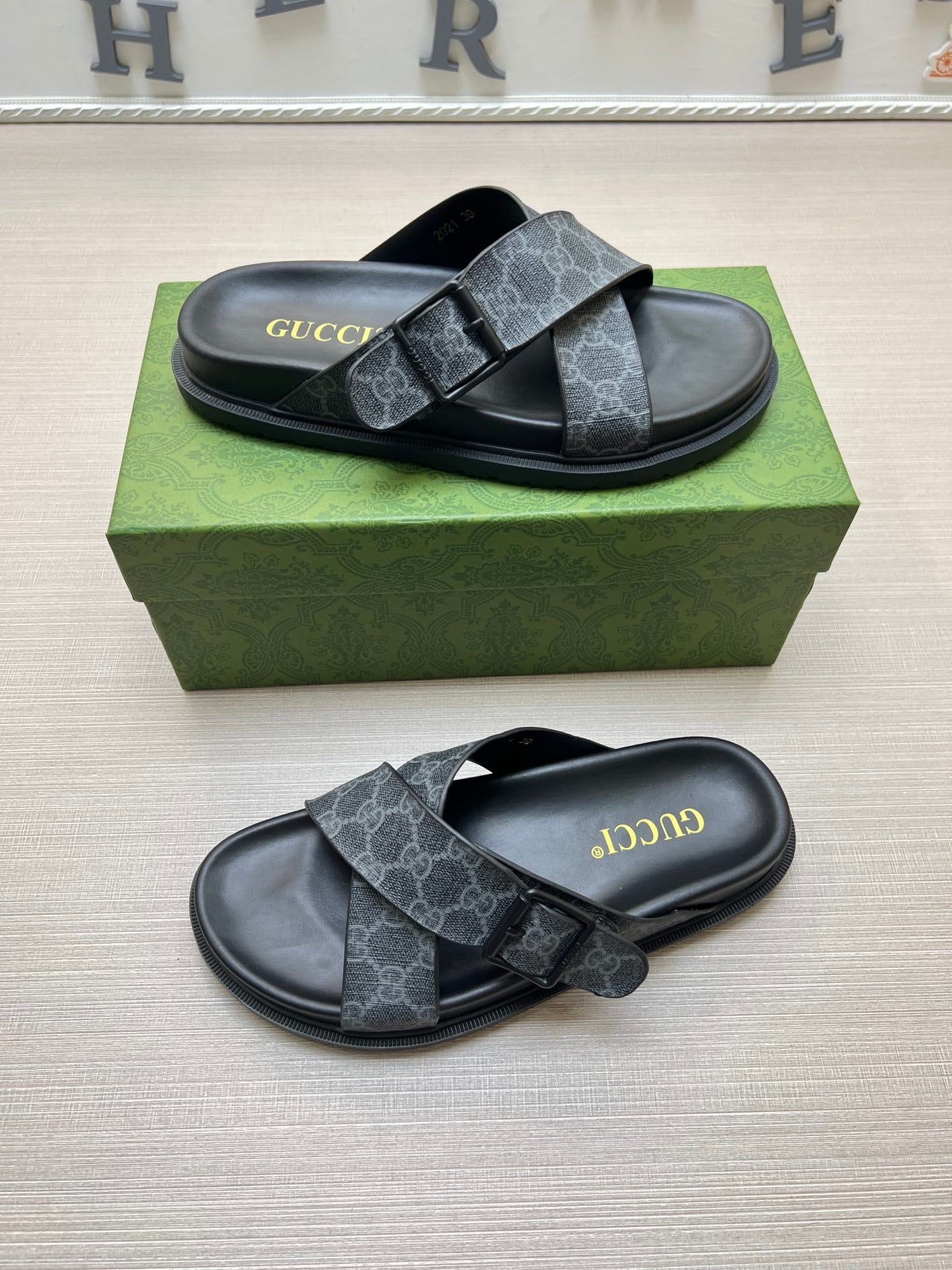 54B92ZDE Stylish slippers