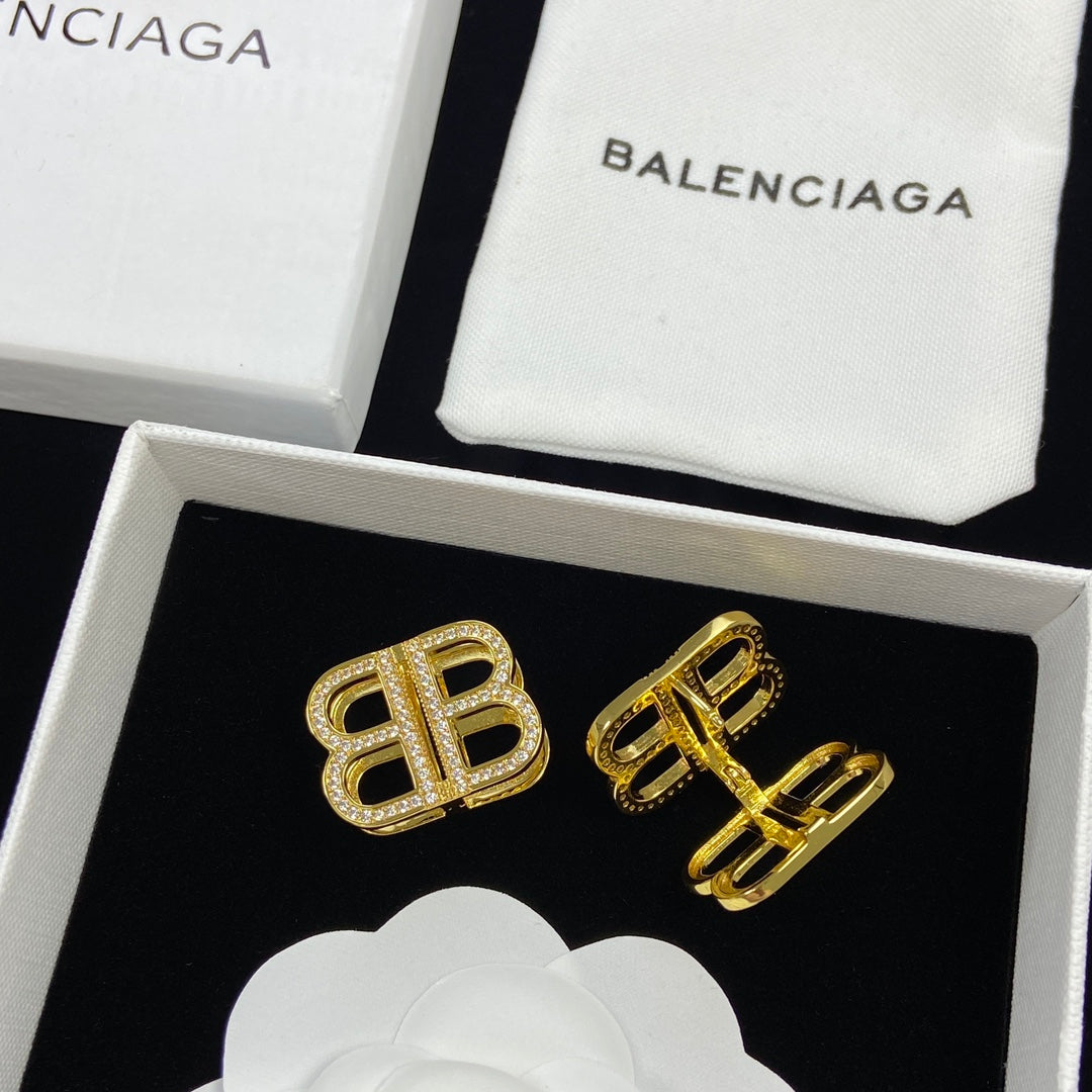 14J429EDE Stylish Earrings