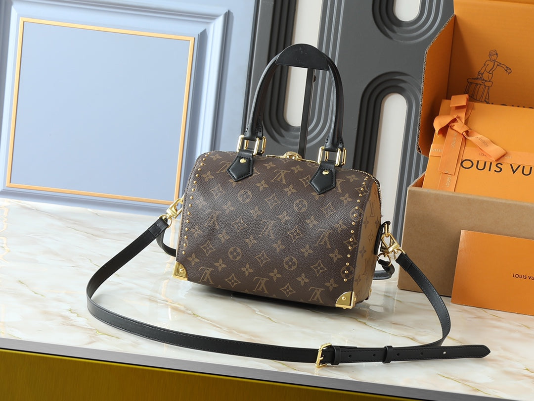 15RE52BDE Stylish leather bag