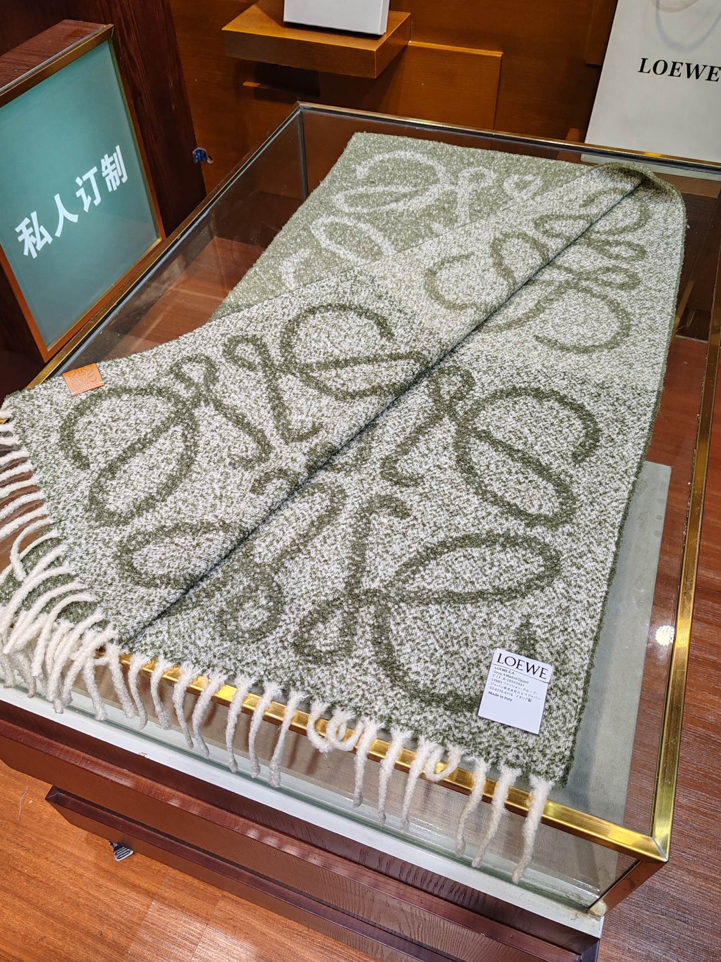 185ZA31WDE Stylish Winter Scarves
