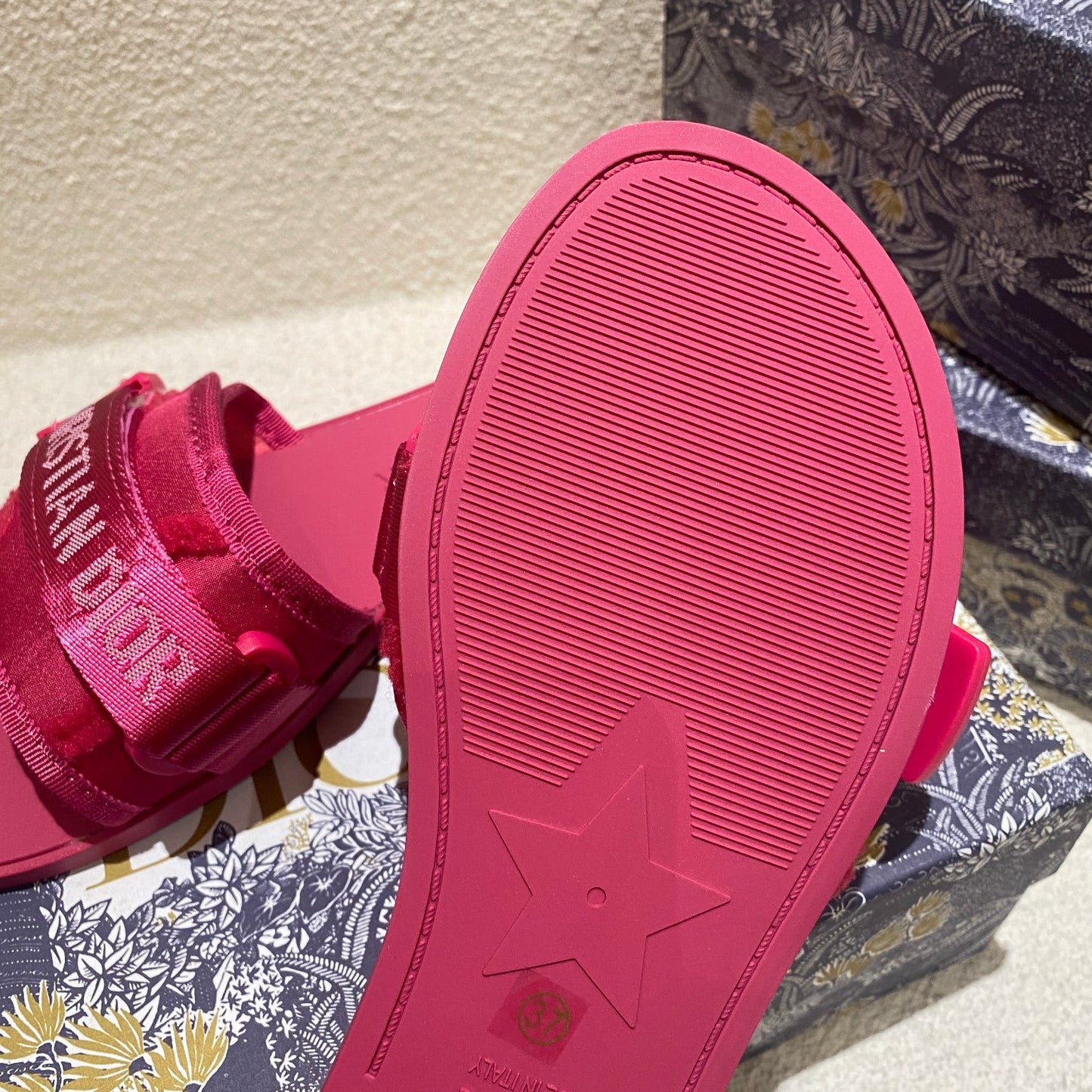 14D16ZDE Stylish slippers