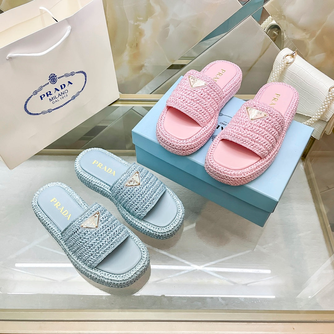 14PD22ZDE Stylish slippers