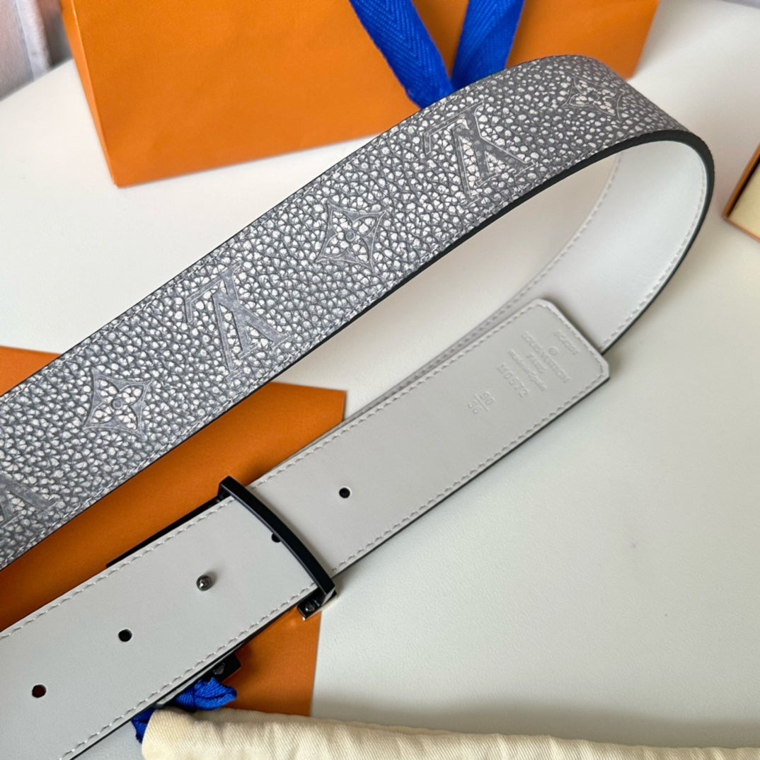 14B11PDE Stylish High quality belt With full package