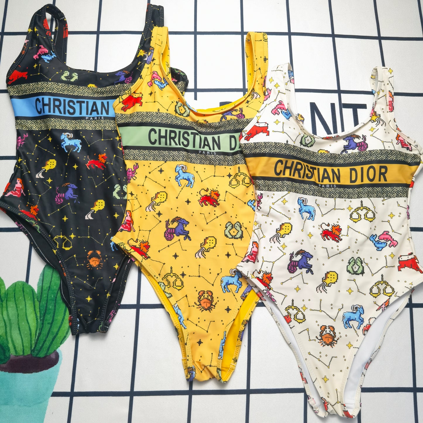 14D136YDE Stylish Bikini swimsuit