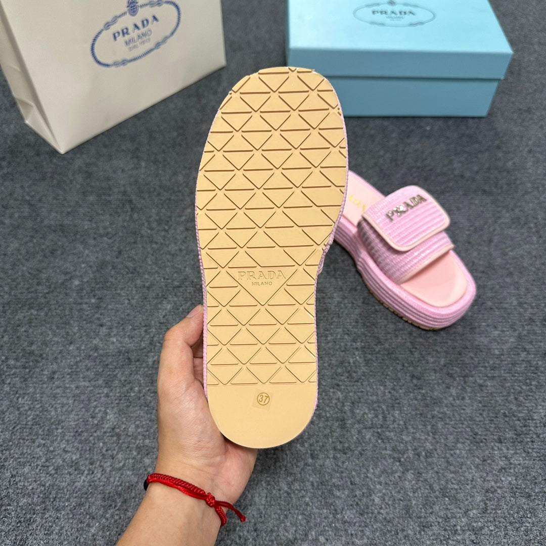 14PD24ZDE Stylish slippers