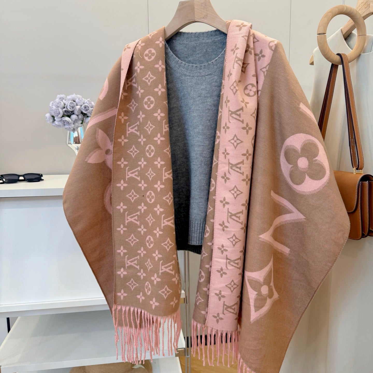 185ZE71WDE Stylish Winter Scarves