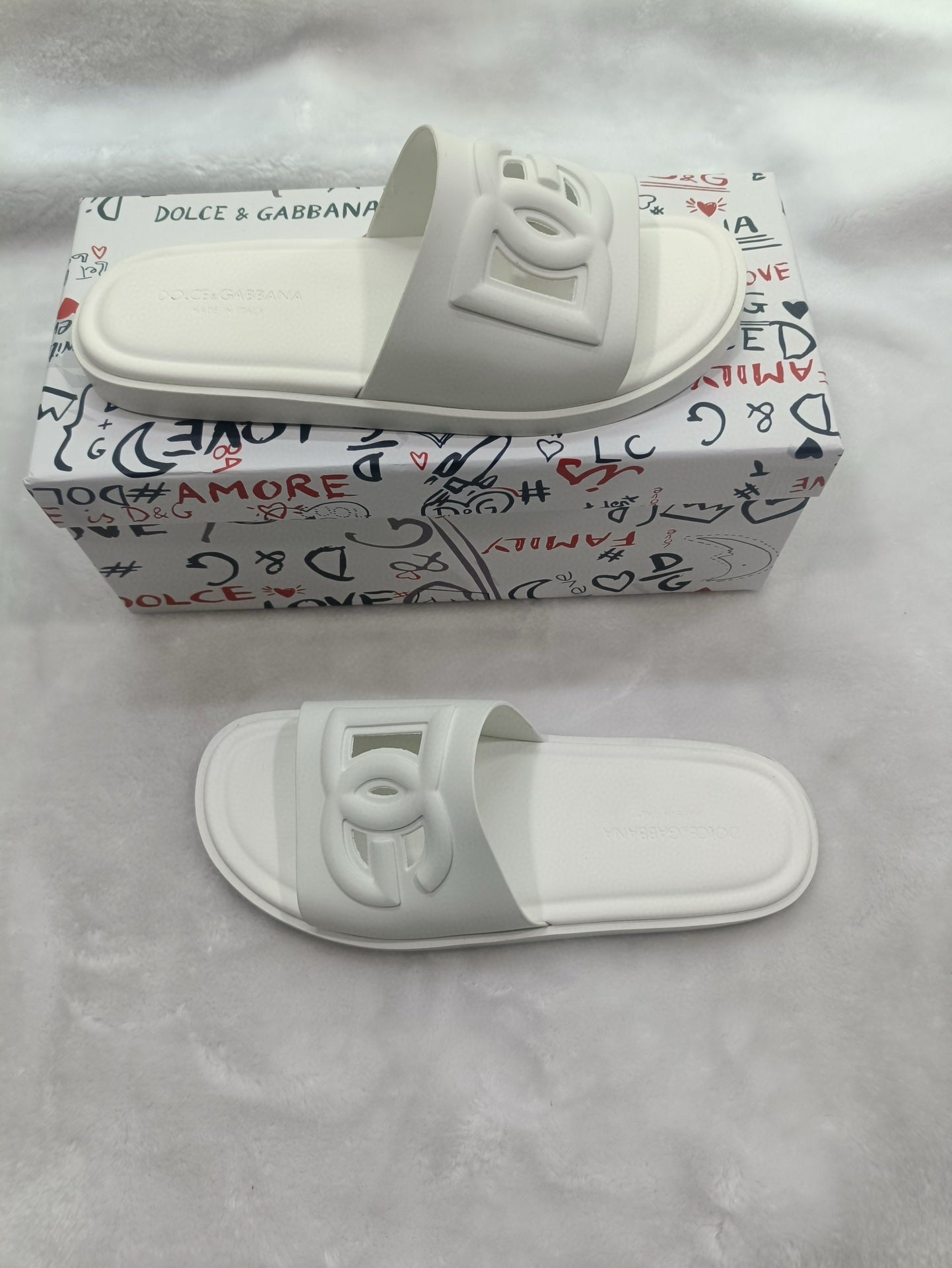 54A82ZDE Stylish slippers