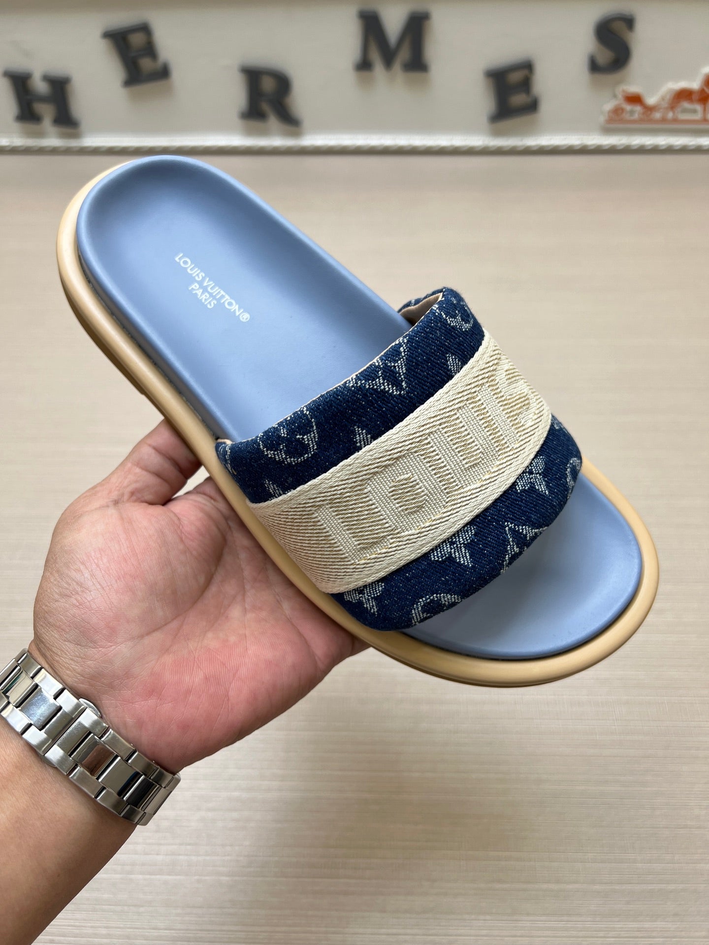 535ZE301ZDE Stylish Slippers