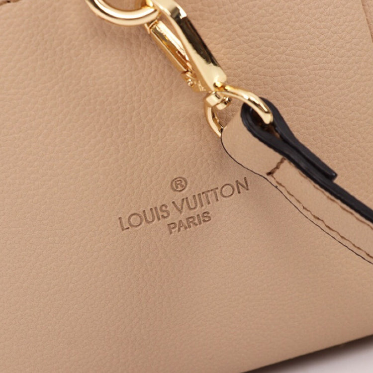 AE14BDE Stylish leather bag