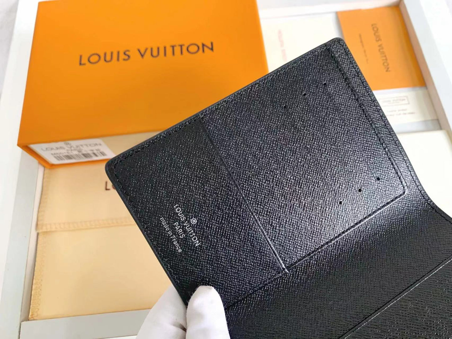 AE300BDE Stylish leather wallets