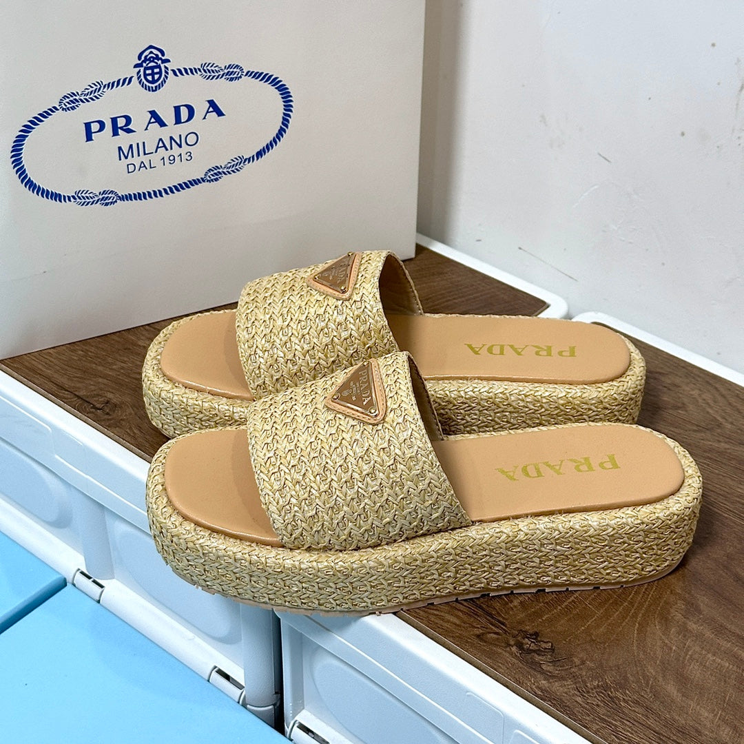 14PD23ZDE Stylish slippers