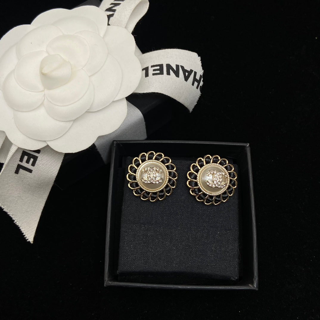 14C680EDE Stylish Earrings