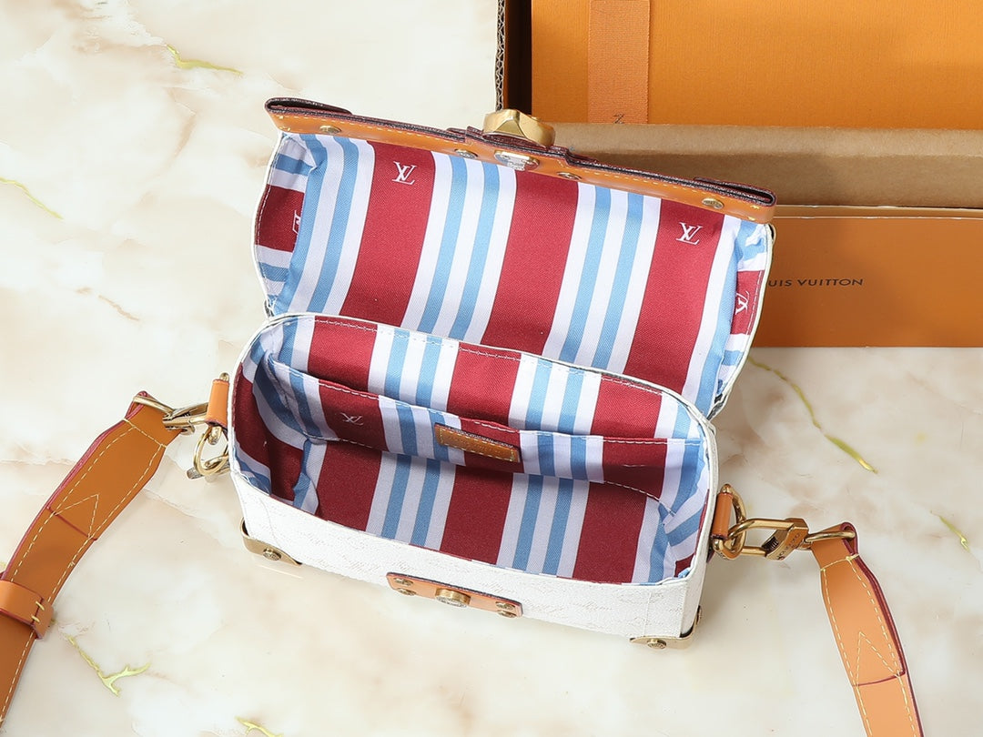 15RE47BDE Stylish leather bag