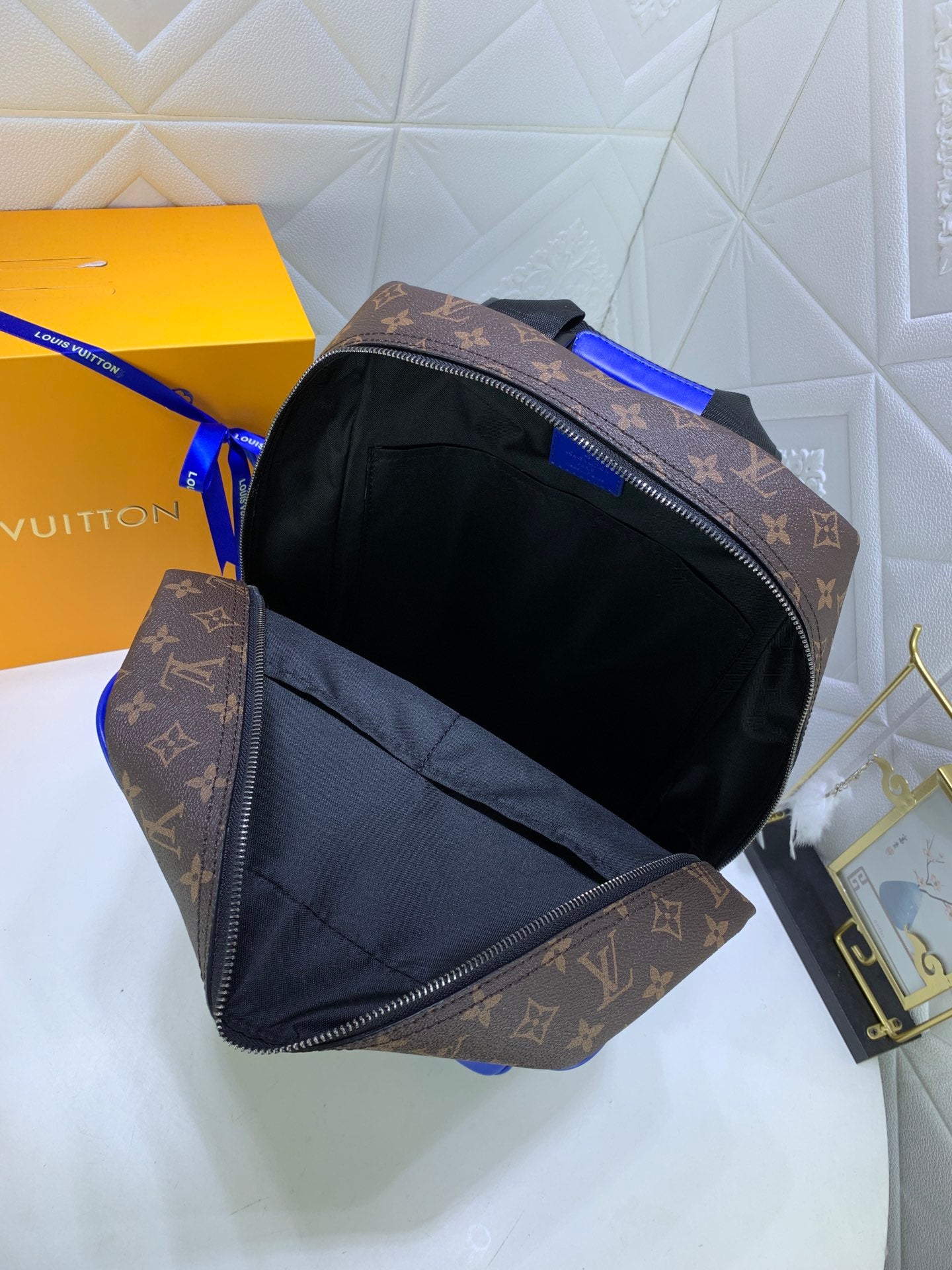 2XE346BDE Stylish leather bag