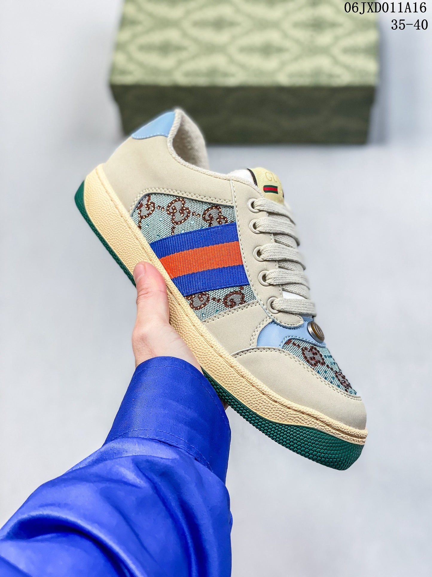 4YB60ZDE Stylish Sneakers