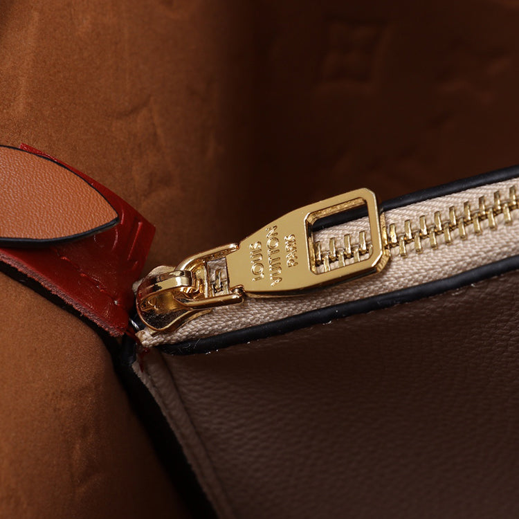 1E81BDE Stylish leather bag
