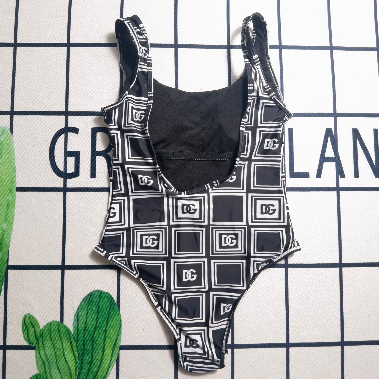 14A96YDE Stylish Bikini swimsuit