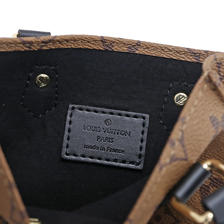 1E46BDE Stylish leather bag