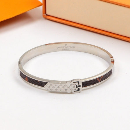 BE18KDE Stylish Bracelets