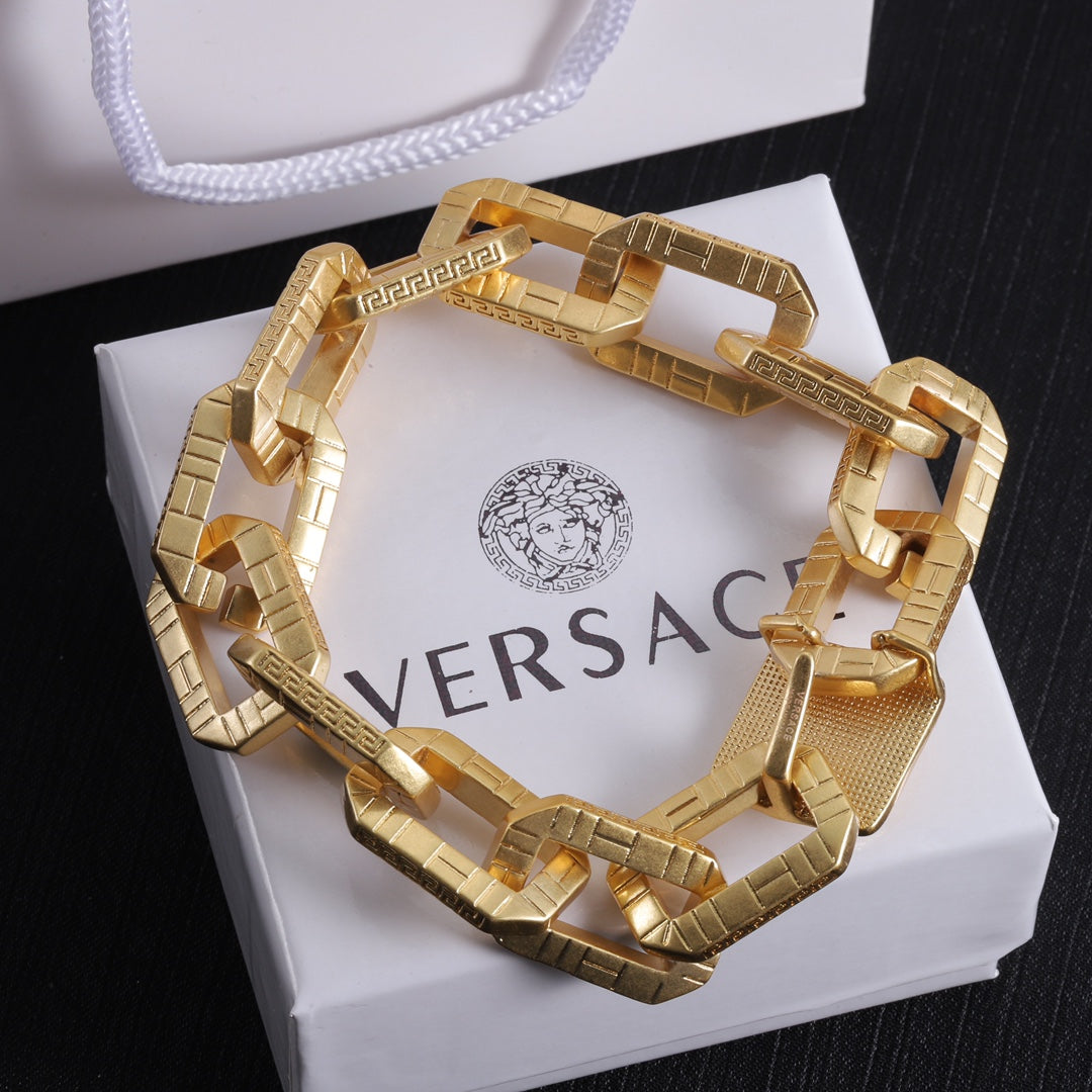 14V389XDE Stylish Earrings Bracelets Necklaces