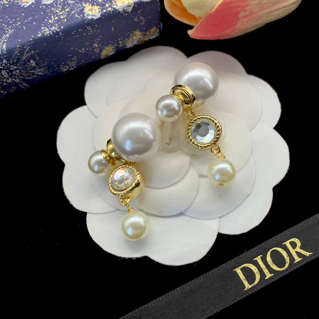1ND44EDE Stylish Earrings