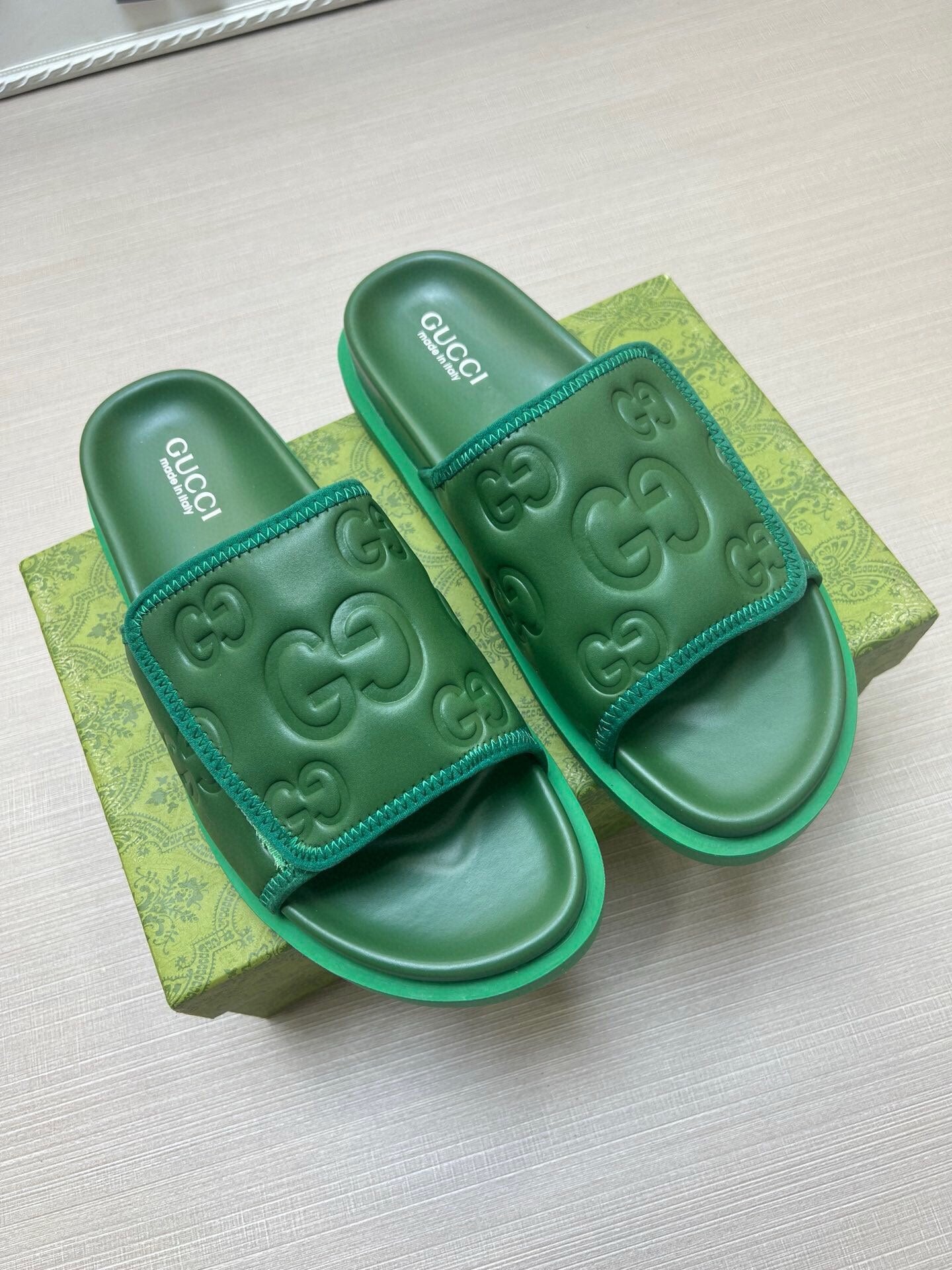 5LB230ZDE Stylish Slippers