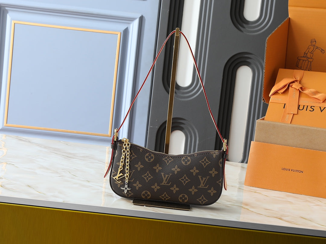 15RE23BDE Stylish leather bag
