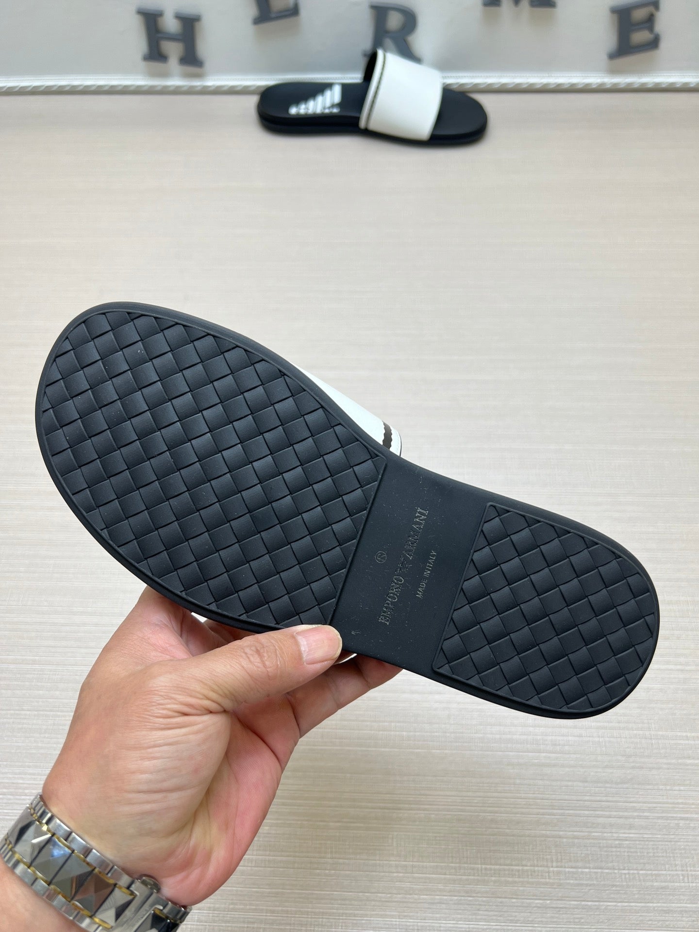 54A103ZDE Stylish slippers