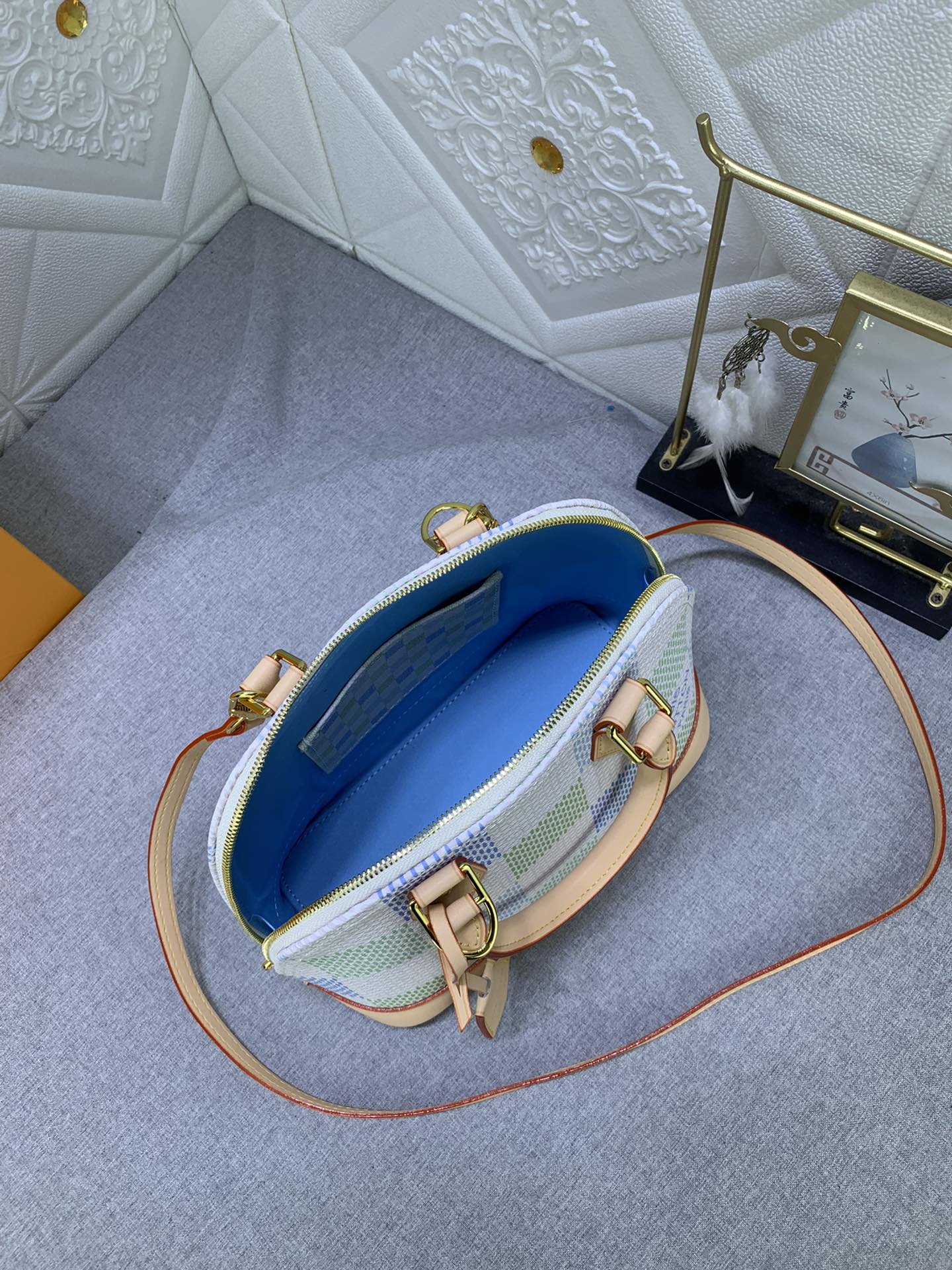 2XE335BDE Stylish leather bag