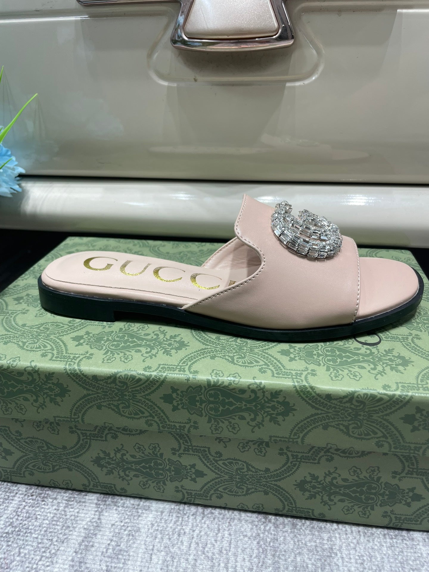 14B30ZDE Stylish slippers