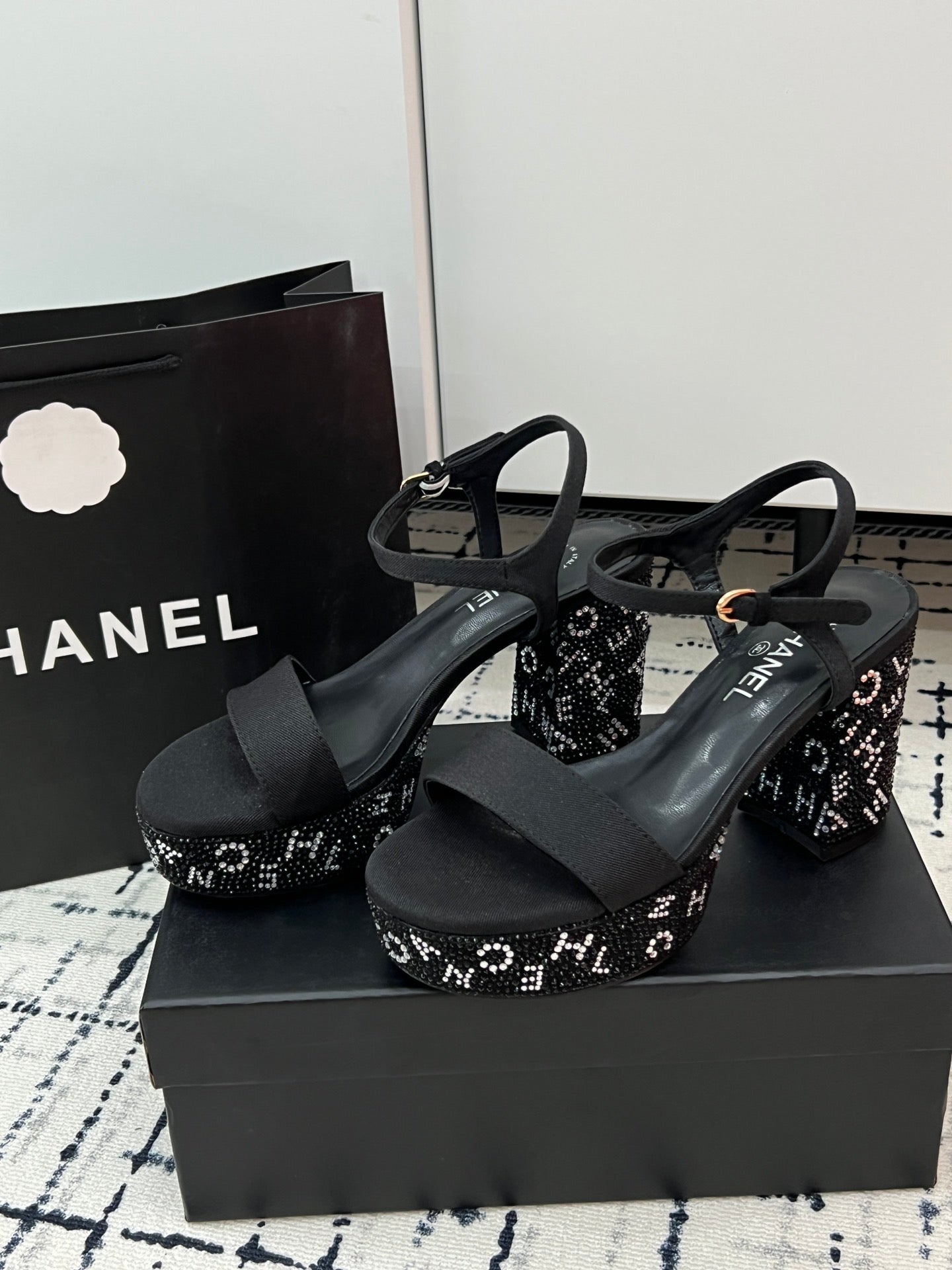 14C41ZDE Stylish High heels