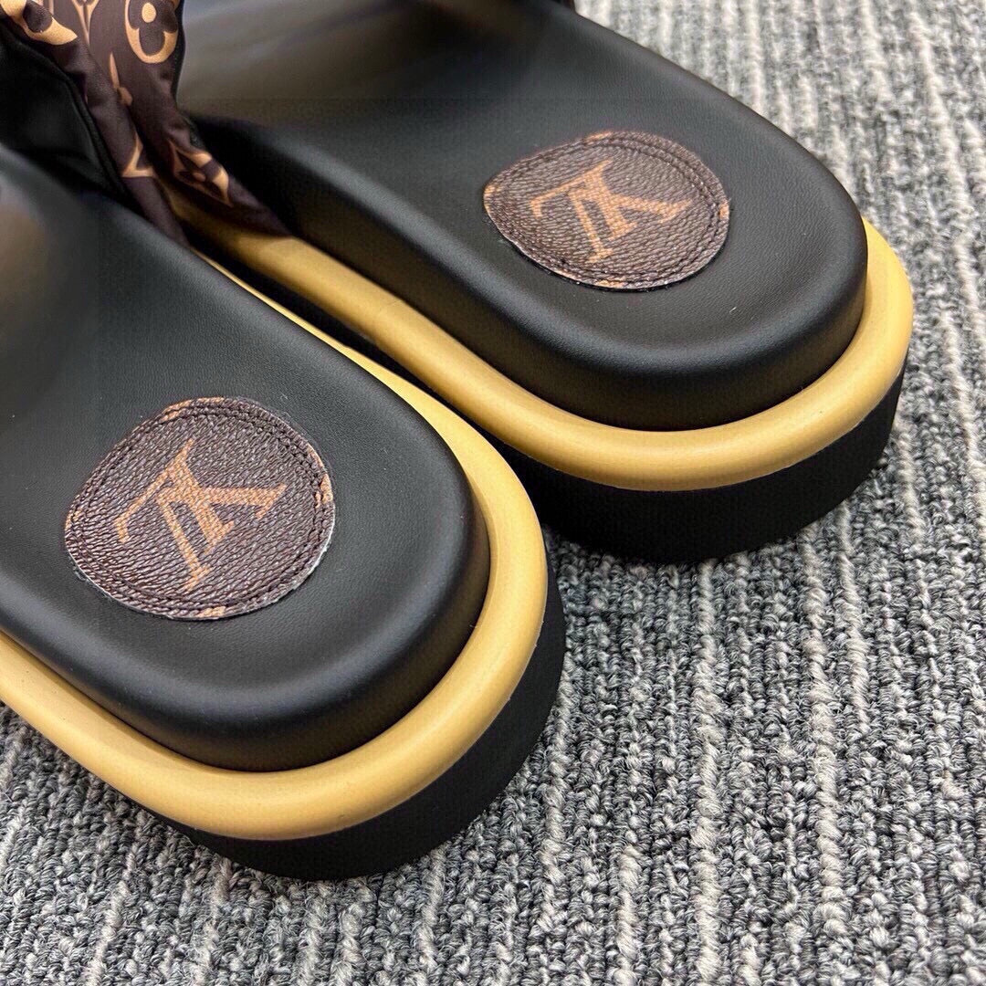 5QE12ZDE Stylish Slippers