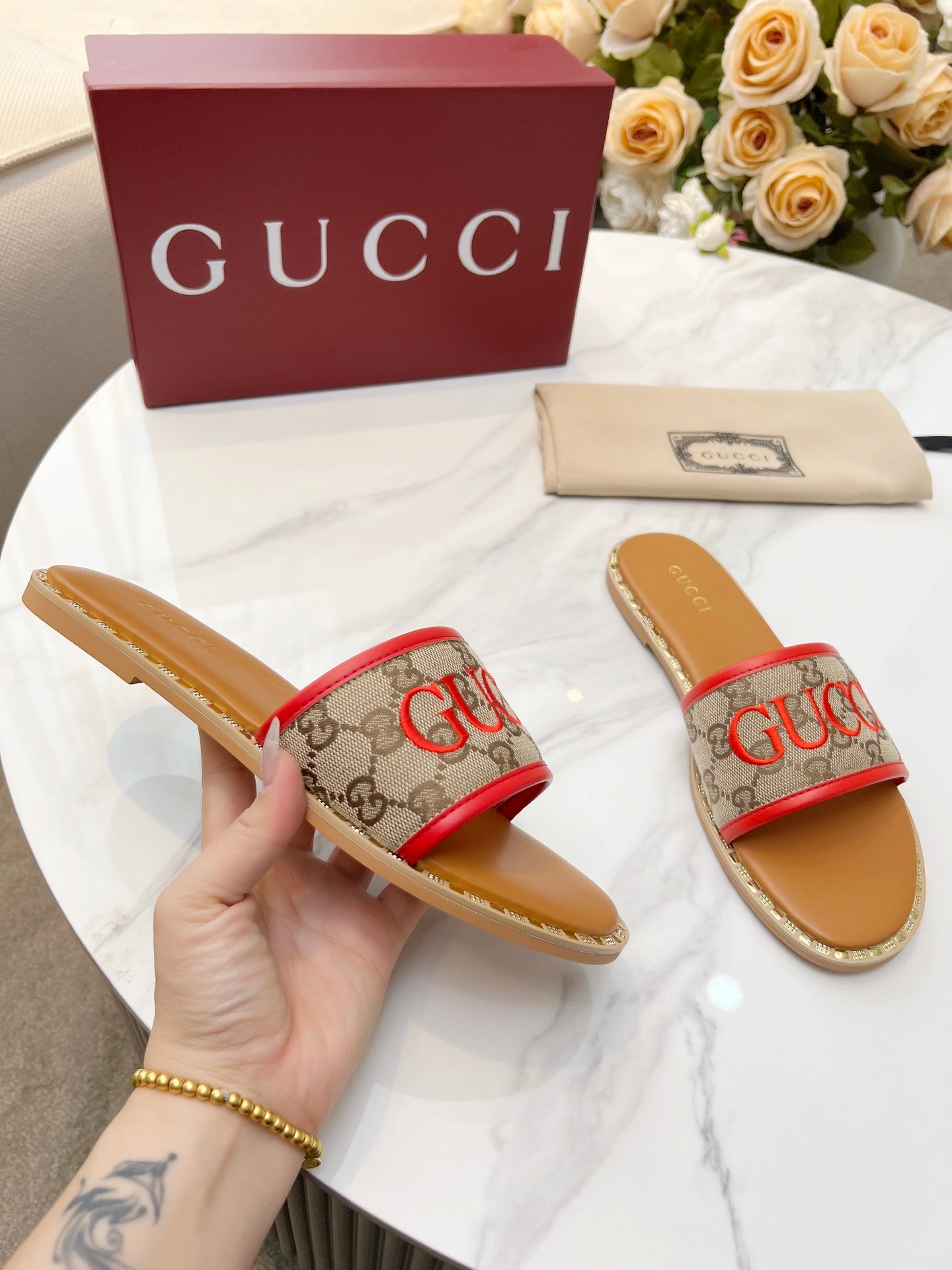 255QB29ZDE Stylish leather Slippers