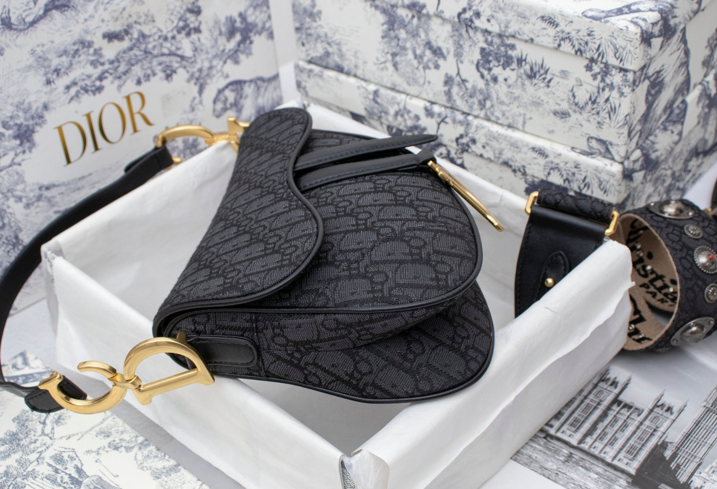 5D12BDE Stylish leather bag