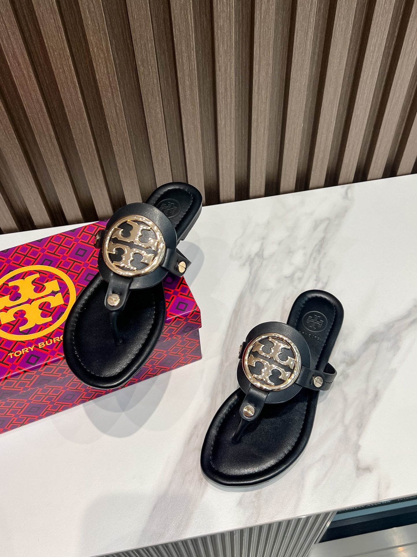 255QA34ZDE Stylish leather shoes