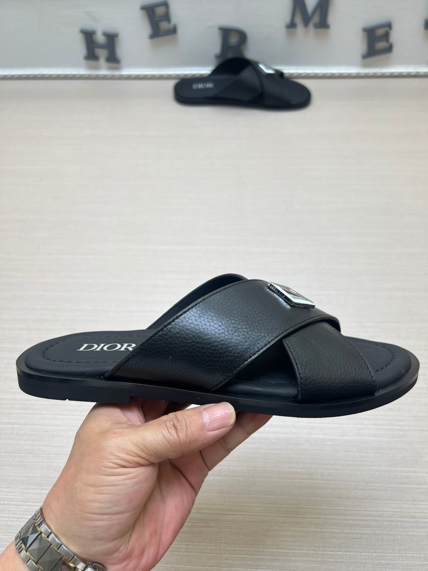 54D77ZDE Stylish slippers