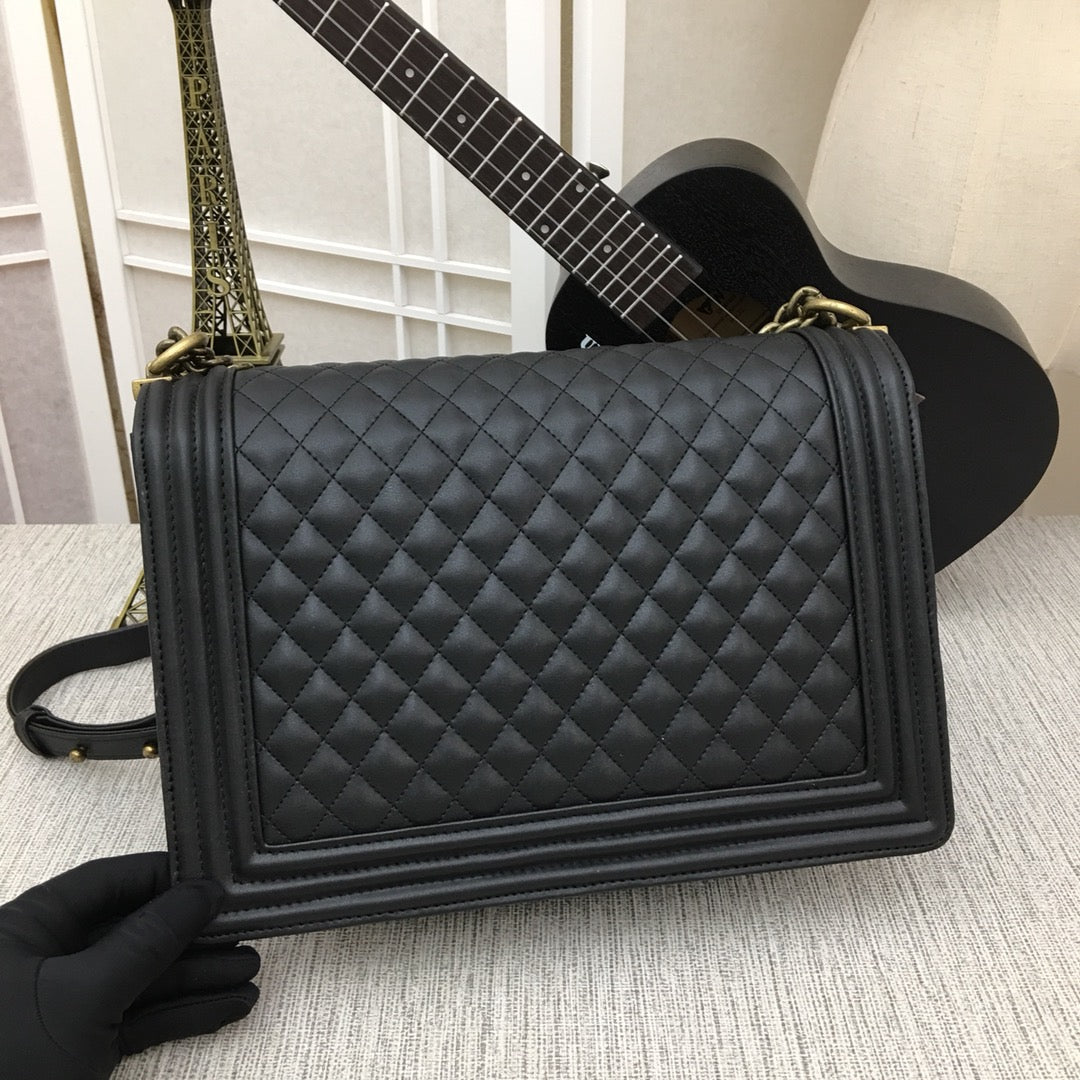 5C60BDE Stylish leather bag