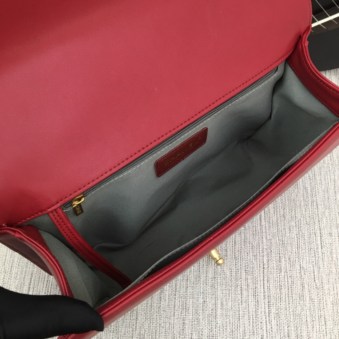5C60BDE Stylish leather bag
